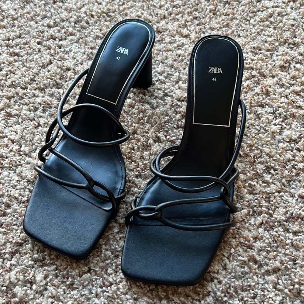 Zara high heel straps sandals in black